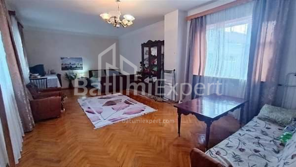 Private house 120 m² - Vakhtang Gorgasali, Batumi, Georgia