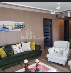 Apartment 3-room 88 m² - Rustaveli, Batumi