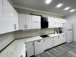 Apartment 3-room 110 m² - Mikhail Javakhishvili, Batumi